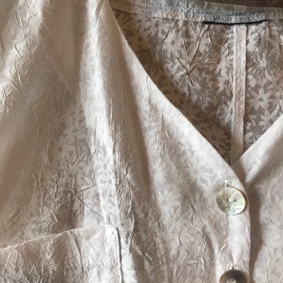 Beautiful Lacy Oversized Blouse - Picture 3 of 4